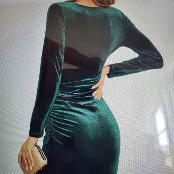 STUNNING BRAND NEW GREEN DRESS - Picture 2 of 4